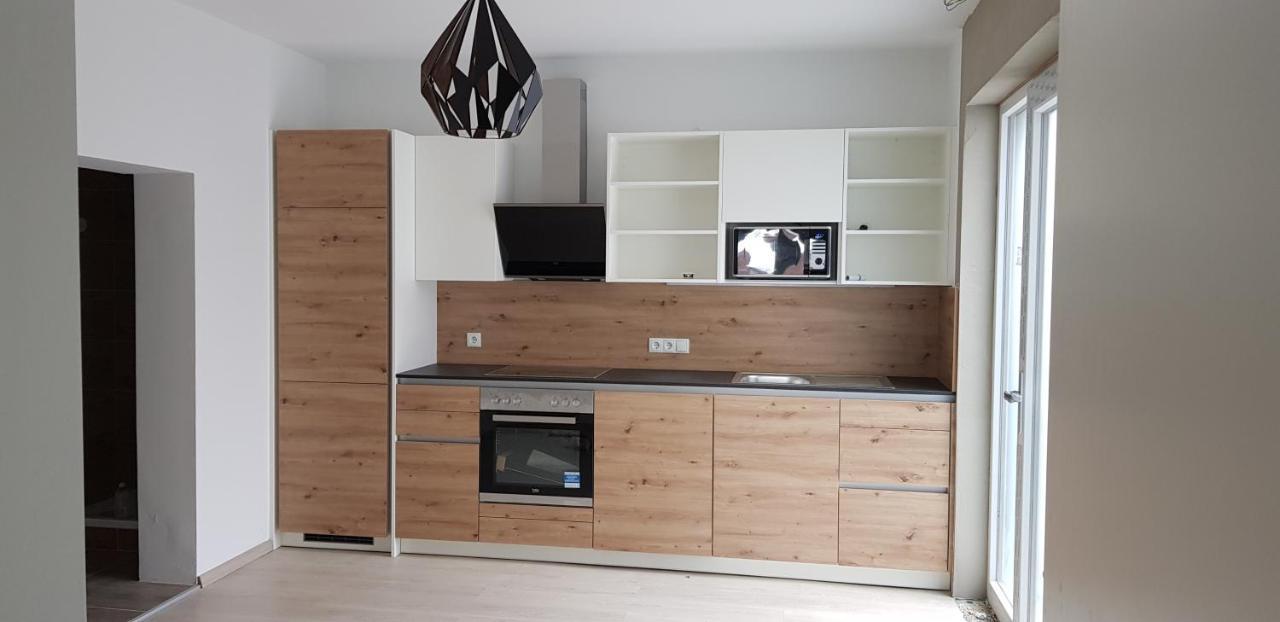 Zentrum 2 Moerbisch 莫比斯希安西 外观 照片