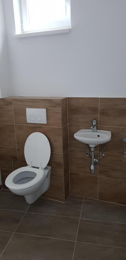 Zentrum 2 Moerbisch 莫比斯希安西 外观 照片